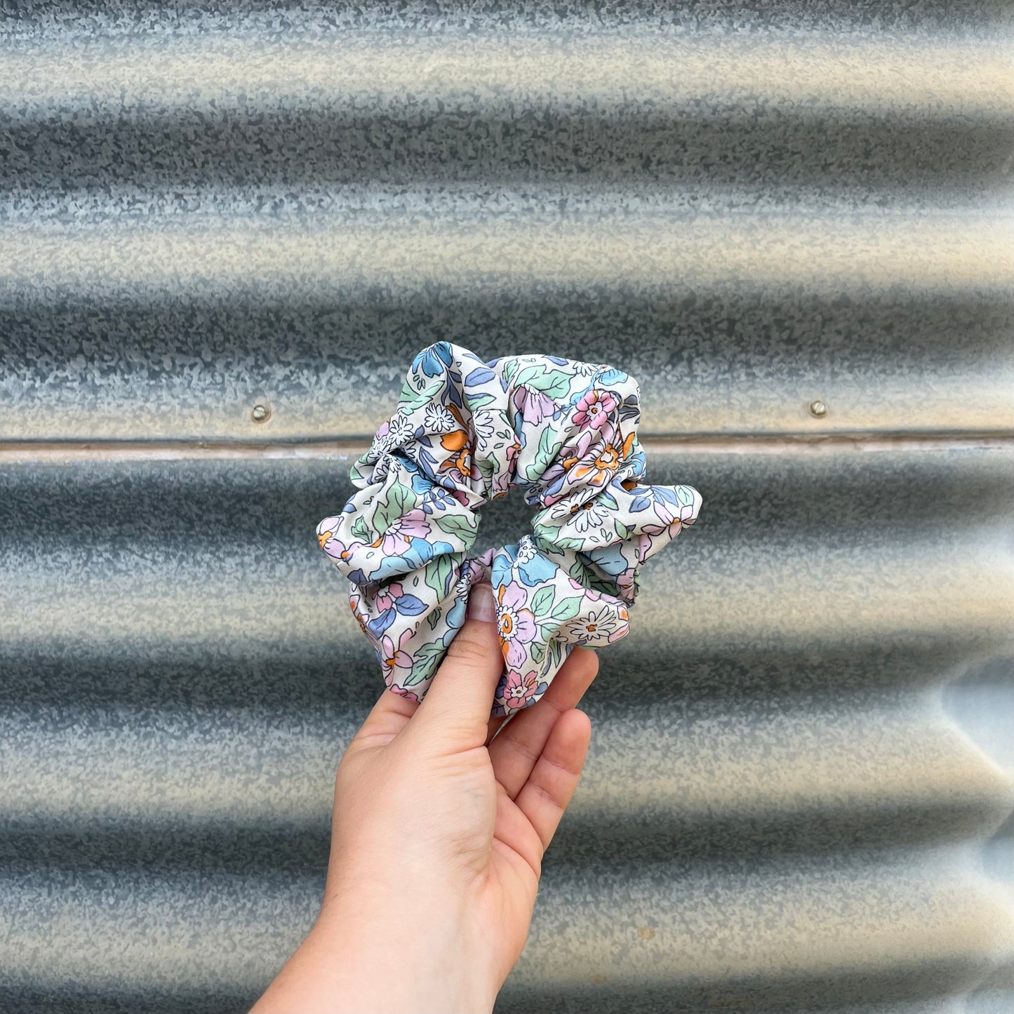 Retro Floral - Scrunchie