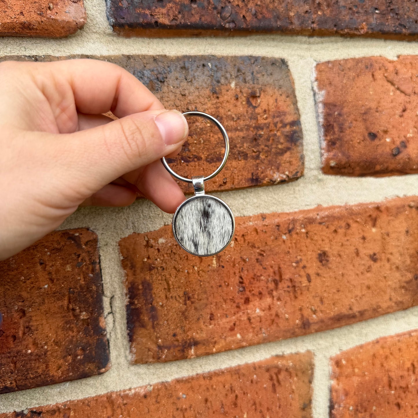 Silver Round Cowhide Keyring #11