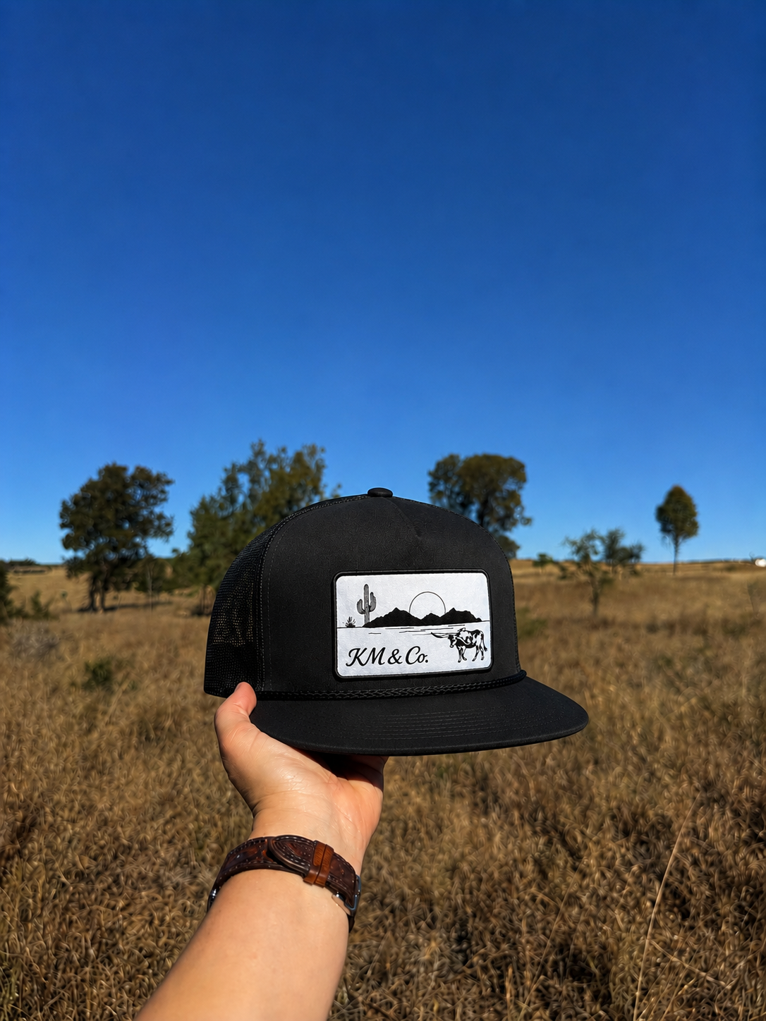 PRE-ORDER - MESH Black & White Untamed Outlaw - BLACK